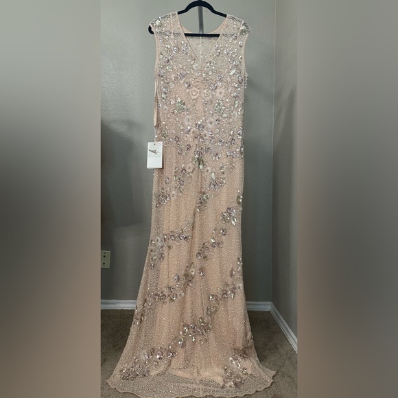 NWT | Mac Duggal Embellished Bateau Neck Cap Sleeve Gown Style 5500 | Size 14 - Picture 7 of 9